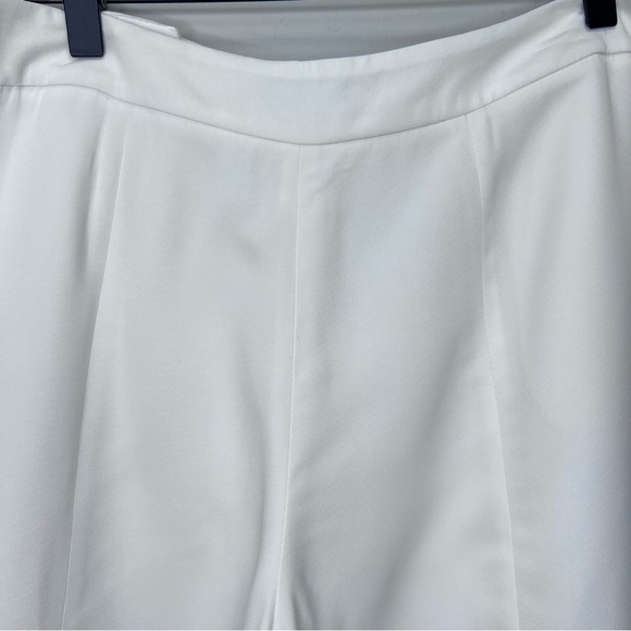 Giorgio Armani Pleated Snap-Closure Shorts Size Medium - Picture 11 of 16